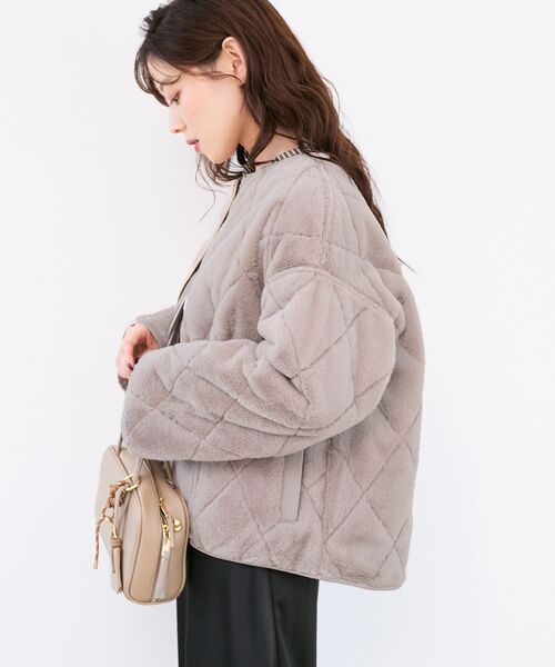 le.coeur blanc(ルクールブラン)の「リバーシブルタフタ×ファーキルトジャケット(その他アウター・レディース・グレイッシュベージュ/ブラウン・38)」の12枚目の写真