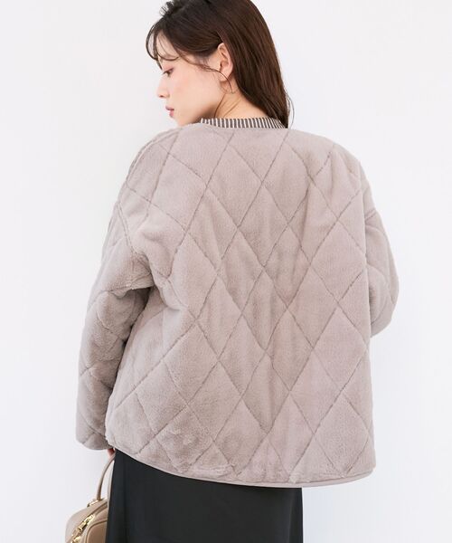 le.coeur blanc(ルクールブラン)の「リバーシブルタフタ×ファーキルトジャケット(その他アウター・レディース・グレイッシュベージュ/ブラウン・38)」の13枚目の写真
