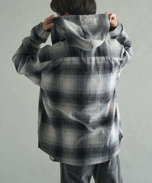 CRAFT STANDARD BOUTIQUE(クラフトスタンダードブティック)の「チェックフードシャツ(シャツ/ブラウス・メンズ・ブルー系その他3/ブルー系その他5/ブラウン系その他4/ブラウン系その他5/ブラック系その他3/グリーン系その他5・M/L)」の13枚目の写真