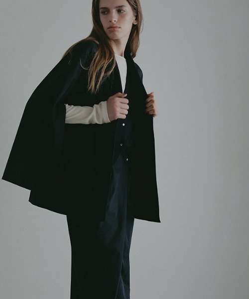 ETRE TOKYO（エトレトウキョウ）の「スリットスリーブジャケット（テーラードジャケット・レディース・ベージュ/ネイビー・S/M）」の3枚目の写真