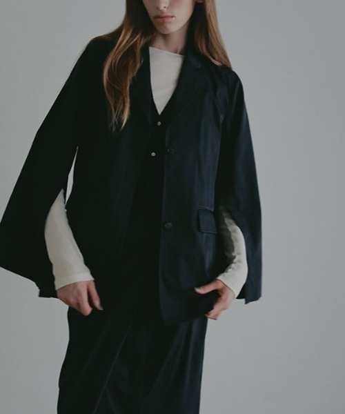 ETRE TOKYO（エトレトウキョウ）の「スリットスリーブジャケット（テーラードジャケット・レディース・ベージュ/ネイビー・S/M）」の5枚目の写真