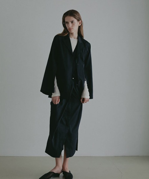 ETRE TOKYO（エトレトウキョウ）の「スリットスリーブジャケット（テーラードジャケット・レディース・ベージュ/ネイビー・S/M）」の7枚目の写真