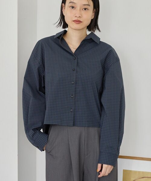 AMERICAN HOLIC(アメリカンホリック)の「クロップド丈バックタックチェックシャツ(シャツ/ブラウス・レディース・ブルー系その他5/ベージュ系その他4・L/M)」の14枚目の写真