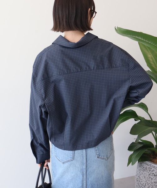 AMERICAN HOLIC(アメリカンホリック)の「クロップド丈バックタックチェックシャツ(シャツ/ブラウス・レディース・ブルー系その他5/ベージュ系その他4・L/M)」の12枚目の写真