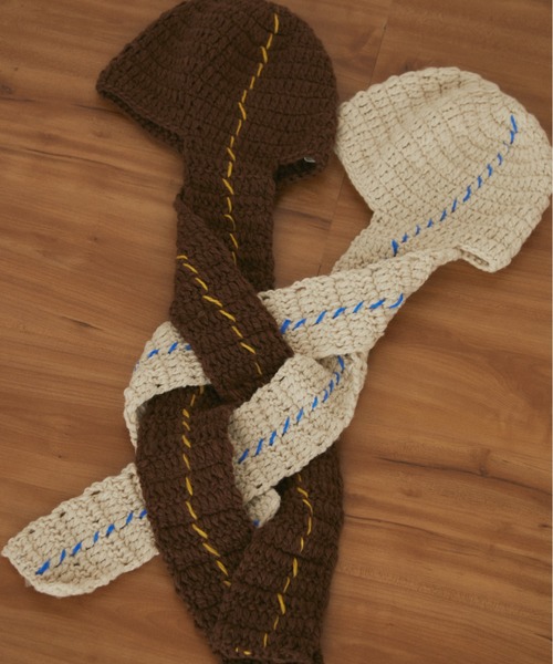 MERLOT（メルロー）の「カラーステッチマフラー付きニット帽（ニットキャップ/ビーニー・レディース・ブラウン/ホワイト・FREE）」の6枚目の写真