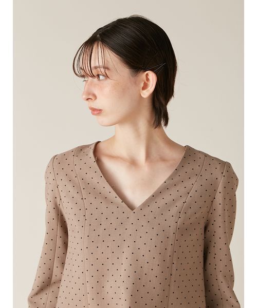 LILY BROWN（リリーブラウン）の「ラッフルカラー付きミニワンピース（ワンピース・レディース・モカ/グレー/ブラック・0/1）」の14枚目の写真