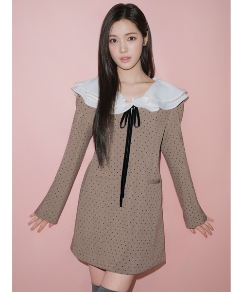 LILY BROWN（リリーブラウン）の「ラッフルカラー付きミニワンピース（ワンピース・レディース・モカ/グレー/ブラック・0/1）」の3枚目の写真