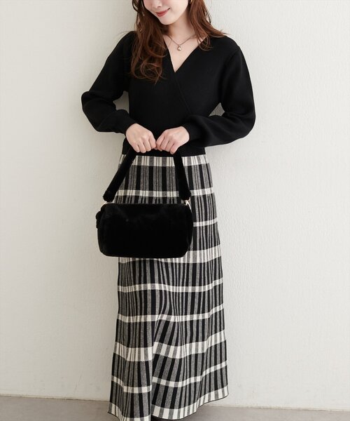 natural couture（ナチュラルクチュール）の「【WEB限定】カシュクールチェックニットワンピース（ワンピース・レディース・ベージュ/ブラウン/ブラック・FREE）」の4枚目の写真