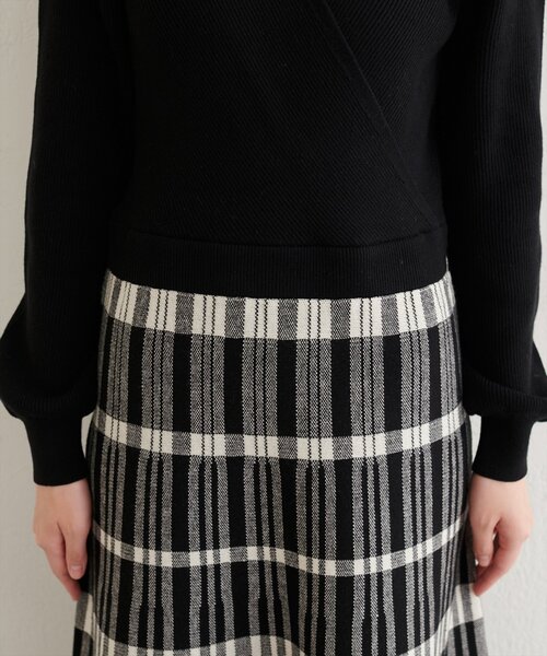 natural couture（ナチュラルクチュール）の「【WEB限定】カシュクールチェックニットワンピース（ワンピース・レディース・ベージュ/ブラウン/ブラック・FREE）」の13枚目の写真