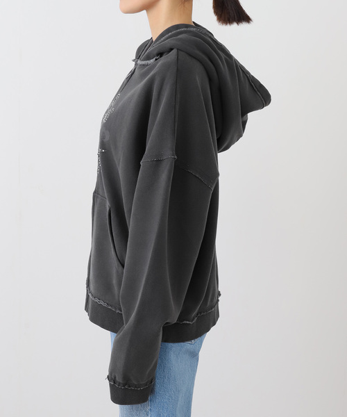 Guess（ゲス）の「GUESS/ゲス GO OS STAR RHINESTON HOODIE（パーカー・レディース・ブルー/ブラック・SMALL）」の5枚目の写真