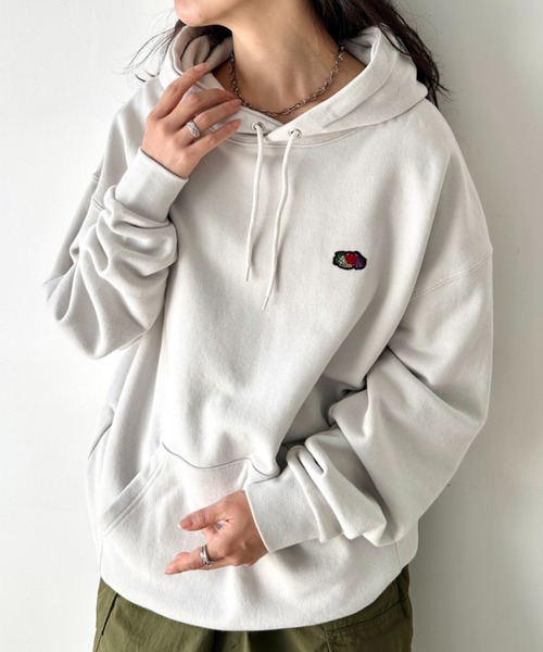 FRUIT OF THE LOOM（フルーツオブザルーム）の「Fruit of the Loom(フルーツオブザルーム)/オーバーサイズ 裏毛 起毛なし 無地 ワッペン ワンポイント パーカー フーディー（パーカー・レディース・グレー/ブラック/グリーン/ホワイト・S/M/L/XL）」の3枚目の写真