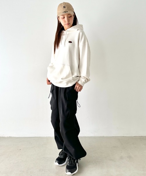 FRUIT OF THE LOOM（フルーツオブザルーム）の「Fruit of the Loom(フルーツオブザルーム)/オーバーサイズ 裏毛 起毛なし 無地 ワッペン ワンポイント パーカー フーディー（パーカー・レディース・グレー/ブラック/グリーン/ホワイト・S/M/L/XL）」の11枚目の写真