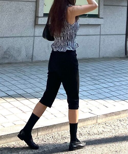 MUSINSA STANDARD WOMAN（ムシンサスタンダードウーマン）の「ウィメンズコットンカプリパンツ[ブラック]（その他パンツ・レディース・その他・30/28/24/26/27/29/25）」の3枚目の写真
