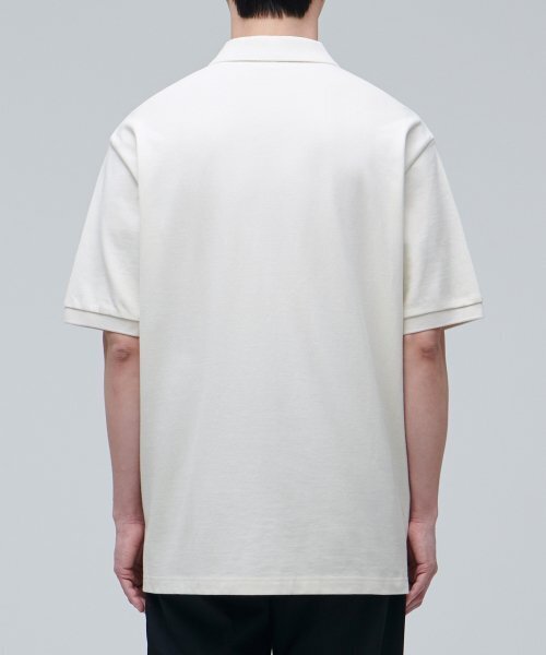 MUSINSA STANDARD（ムシンサスタンダード）の「リラックスフィットピケポロシャツ【クリーム】（ポロシャツ・メンズ・その他・SMALL/MEDIUM/LARGE/X-LARGE/XX-LARGE）」の3枚目の写真