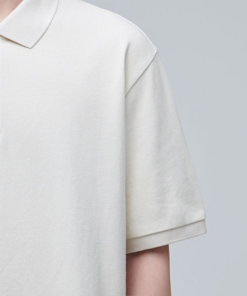 MUSINSA STANDARD（ムシンサスタンダード）の「リラックスフィットピケポロシャツ【クリーム】（ポロシャツ・メンズ・その他・SMALL/MEDIUM/LARGE/X-LARGE/XX-LARGE）」の6枚目の写真