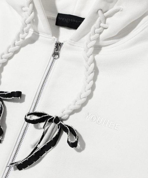 YOUHEE(ユヒ)の「RIBBON DETAIL HOOD ZIP-UP WHITE(パーカー・レディース・その他・FREE)」の5枚目の写真
