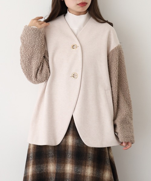 Anna Nicola(アンナニコラ)の「Anna Nicola ボア切替エコウールコート(ノーカラーコート・レディース・グレイッシュベージュ/ブラック/モカ・38)」の4枚目の写真