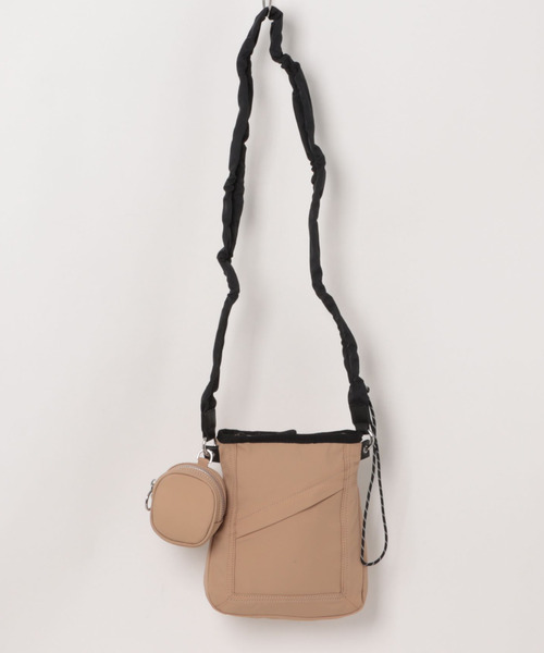 cache cache(カシュ カシュ)の「カシュカシュ cachecache / ミニポーチ付きギャザーショルダーナイロンバッグ(ショルダーバッグ・レディース・ベージュ/イエロー/ブラック・FREE)」の16枚目の写真