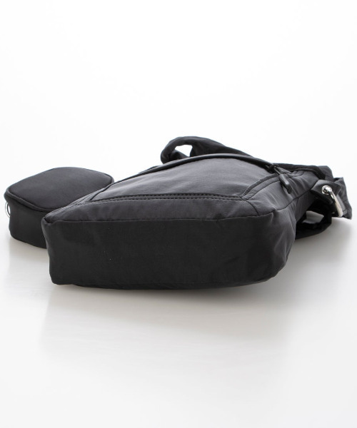 cache cache(カシュ カシュ)の「カシュカシュ cachecache / ミニポーチ付きギャザーショルダーナイロンバッグ(ショルダーバッグ・レディース・ベージュ/イエロー/ブラック・FREE)」の5枚目の写真