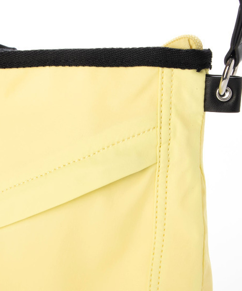 cache cache(カシュ カシュ)の「カシュカシュ cachecache / ミニポーチ付きギャザーショルダーナイロンバッグ(ショルダーバッグ・レディース・ベージュ/イエロー/ブラック・FREE)」の20枚目の写真