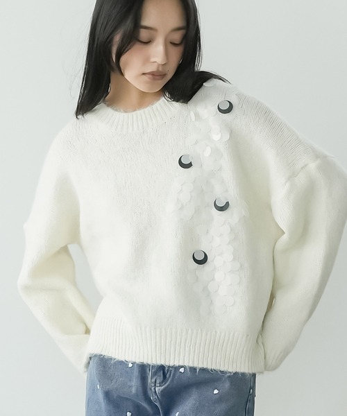 mili an deni（ミリアンデニ）の「スパンコールニットプルオーバー（ニット/セーター・レディース・オフホワイト/ブラック/ライトグレー・M）」の2枚目の写真