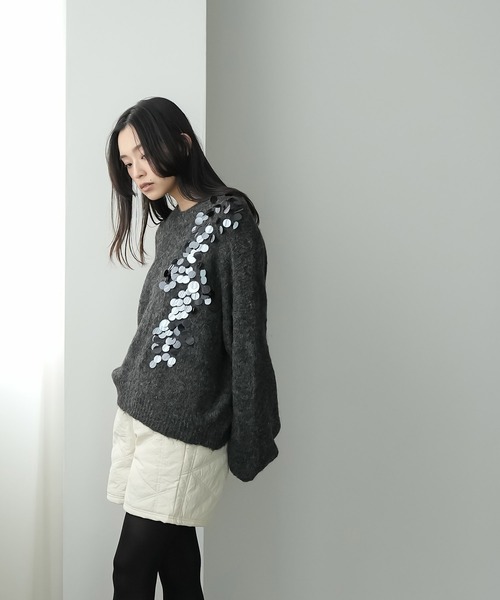 mili an deni（ミリアンデニ）の「スパンコールニットプルオーバー（ニット/セーター・レディース・オフホワイト/ブラック/ライトグレー・M）」の9枚目の写真