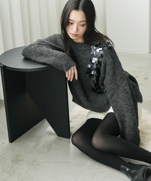 mili an deni（ミリアンデニ）の「スパンコールニットプルオーバー（ニット/セーター・レディース・オフホワイト/ブラック/ライトグレー・M）」の11枚目の写真