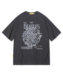 MAINBOOTH（メインブース）の「[ビートルズ] リボルバーTシャツ(チャコール)（Tシャツ/カットソー）」