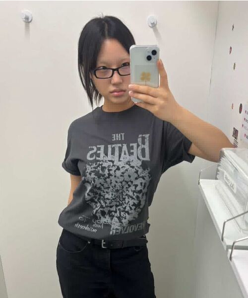MAINBOOTH（メインブース）の「[ビートルズ] リボルバーTシャツ(チャコール)（Tシャツ/カットソー・レディース・その他・2/3/1）」の11枚目の写真
