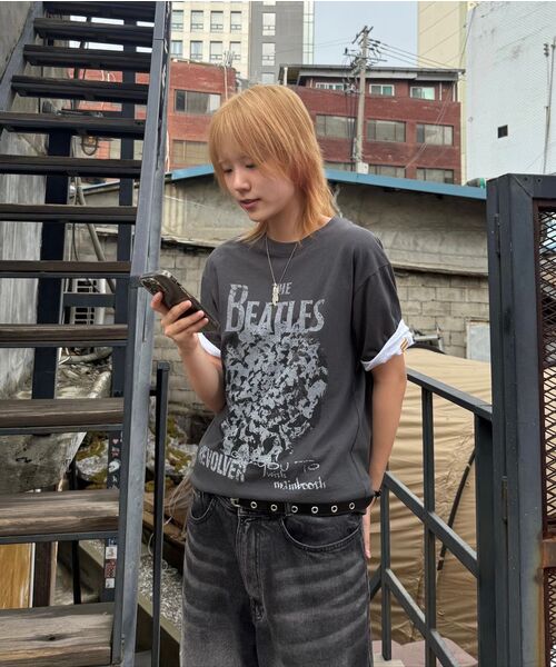 MAINBOOTH（メインブース）の「[ビートルズ] リボルバーTシャツ(チャコール)（Tシャツ/カットソー・レディース・その他・2/3/1）」の9枚目の写真