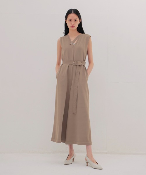 DRESSLAVE（ドレスレイブ）の「accent Vneck combinaison(アクセント Vネックコンビネゾン)（サロペット/オーバーオール・レディース・ブラック/ベージュ・38）」の2枚目の写真