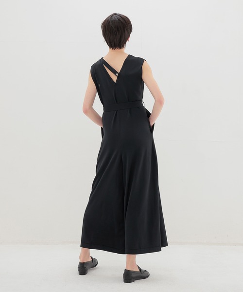 DRESSLAVE（ドレスレイブ）の「accent Vneck combinaison(アクセント Vネックコンビネゾン)（サロペット/オーバーオール・レディース・ブラック/ベージュ・38）」の4枚目の写真