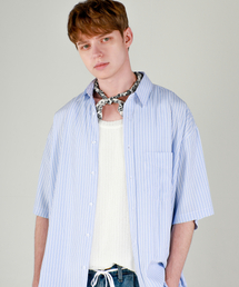 ESN（イーエスエヌ）の「ストライプオーバーサイズ半袖シャツブルー（シャツ/ブラウス）」