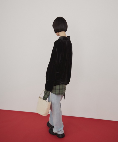 duei（デュイ）の「コーデュロイミニバケツバッグ（ショルダーバッグ・レディース・ブルー/アイボリー/ブラウン/ブラック・FREE）」の14枚目の写真