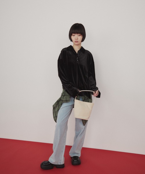 duei（デュイ）の「コーデュロイミニバケツバッグ（ショルダーバッグ・レディース・ブルー/アイボリー/ブラウン/ブラック・FREE）」の15枚目の写真