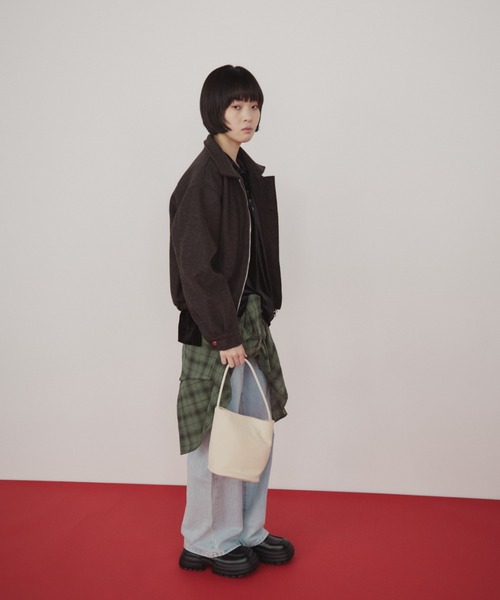 duei（デュイ）の「コーデュロイミニバケツバッグ（ショルダーバッグ・レディース・ブルー/アイボリー/ブラウン/ブラック・FREE）」の22枚目の写真