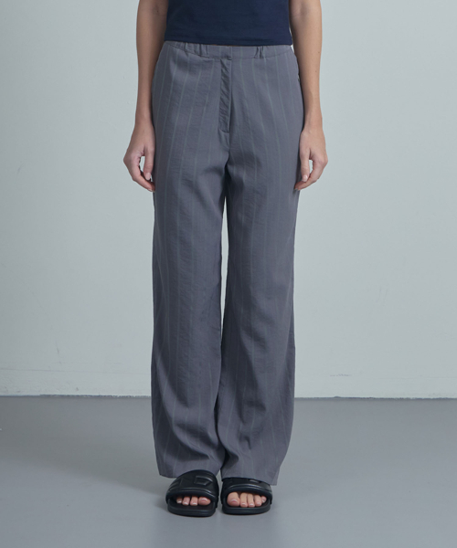 MOIREMOA（モアレモア）の「Stripe Straight Slacks - Charcoal（スラックス・レディース・チャコール・FREE）」の3枚目の写真