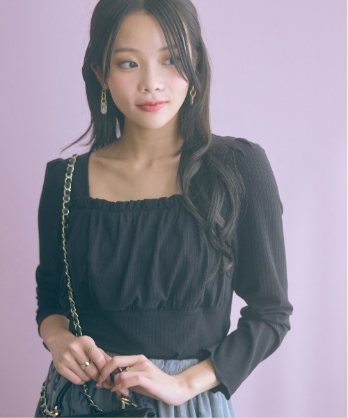 marun（マルン）の「＜大きいサイズ＞ギャザーデザインカットソートップス marun（Tシャツ/カットソー・レディース・ラベンダー/ブラック・5L/4L/3L/LL/L）」の2枚目の写真