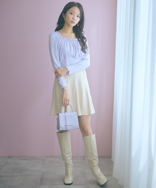 marun（マルン）の「＜大きいサイズ＞ギャザーデザインカットソートップス marun（Tシャツ/カットソー・レディース・ラベンダー/ブラック・5L/4L/3L/LL/L）」の4枚目の写真