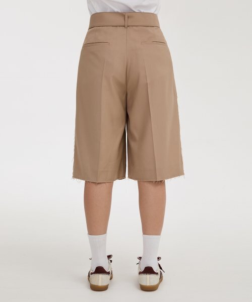 WaiKei(ワイケイ)の「カットアウトショートパンツベージュ(その他パンツ・レディース・その他・0/1/2/3)」の3枚目の写真
