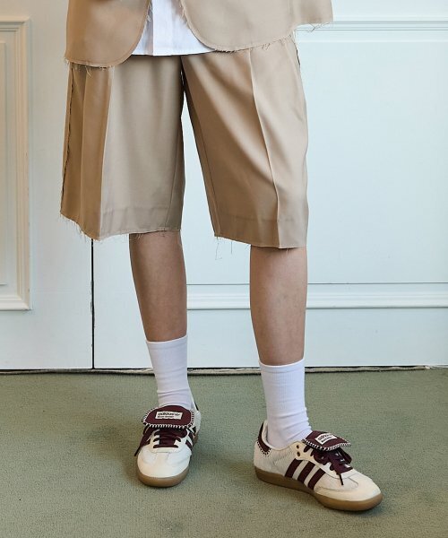 WaiKei(ワイケイ)の「カットアウトショートパンツベージュ(その他パンツ・レディース・その他・0/1/2/3)」の4枚目の写真