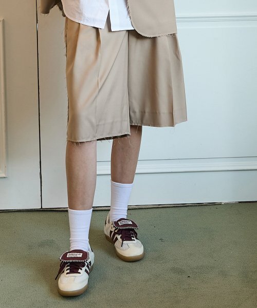WaiKei(ワイケイ)の「カットアウトショートパンツベージュ(その他パンツ・レディース・その他・0/1/2/3)」の5枚目の写真