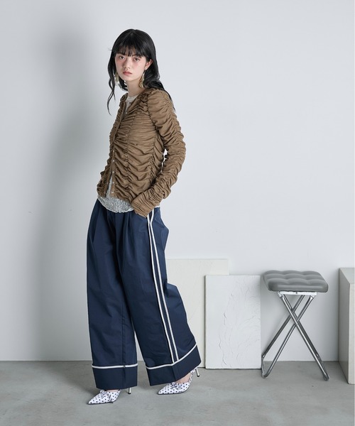 THE YOn（ザヨン）の「サイドラインロールアップタックパンツ（チノパンツ・レディース・ネイビー/ベージュ/ブラウン・S/M）」の9枚目の写真