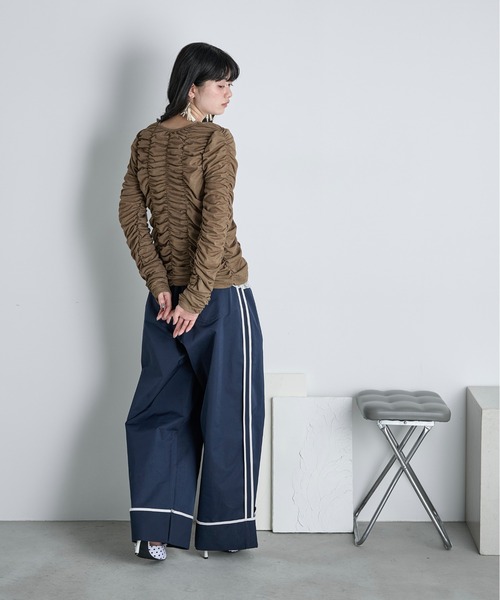 THE YOn（ザヨン）の「サイドラインロールアップタックパンツ（チノパンツ・レディース・ネイビー/ベージュ/ブラウン・S/M）」の11枚目の写真