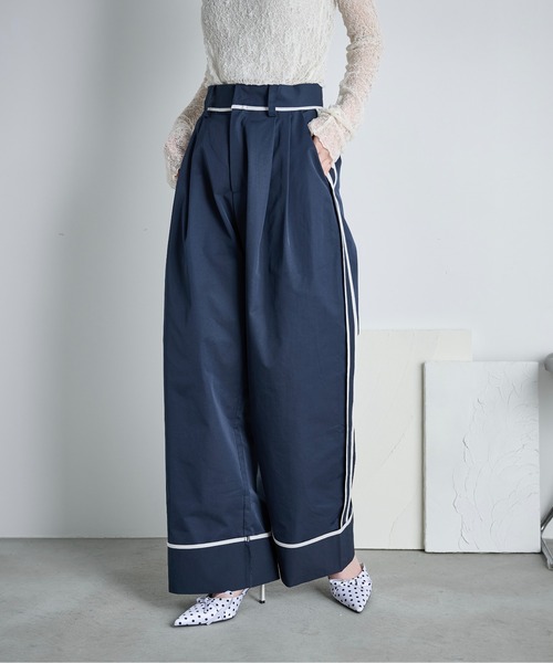 THE YOn（ザヨン）の「サイドラインロールアップタックパンツ（チノパンツ・レディース・ネイビー/ベージュ/ブラウン・S/M）」の5枚目の写真