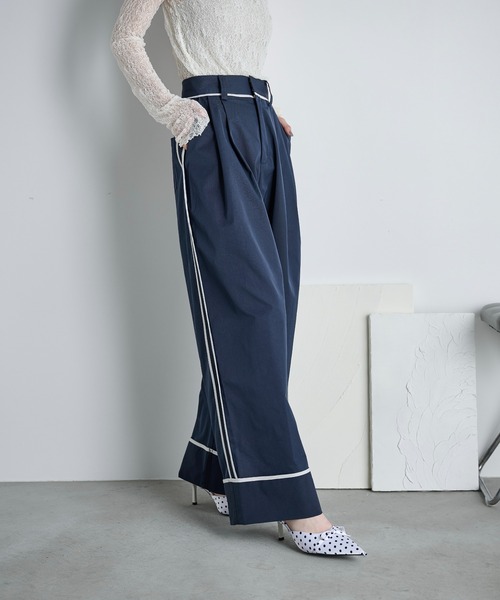 THE YOn（ザヨン）の「サイドラインロールアップタックパンツ（チノパンツ・レディース・ネイビー/ベージュ/ブラウン・S/M）」の6枚目の写真