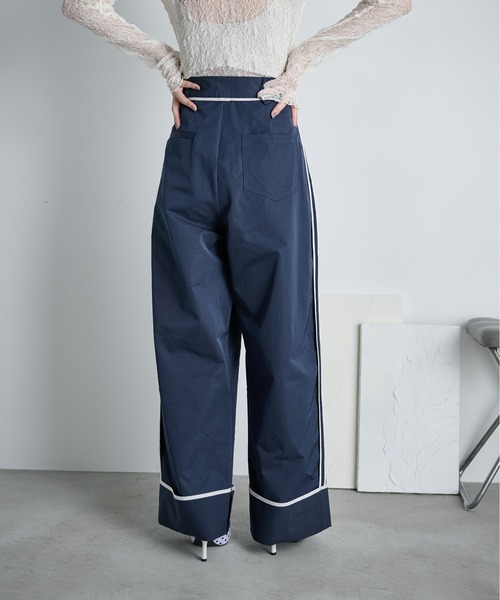 THE YOn（ザヨン）の「サイドラインロールアップタックパンツ（チノパンツ・レディース・ネイビー/ベージュ/ブラウン・S/M）」の8枚目の写真