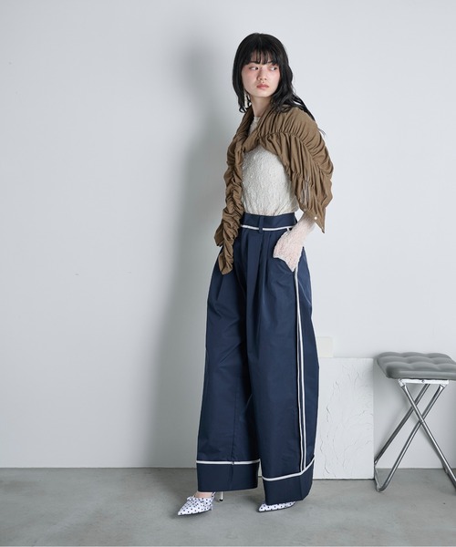 THE YOn（ザヨン）の「サイドラインロールアップタックパンツ（チノパンツ・レディース・ネイビー/ベージュ/ブラウン・S/M）」の12枚目の写真