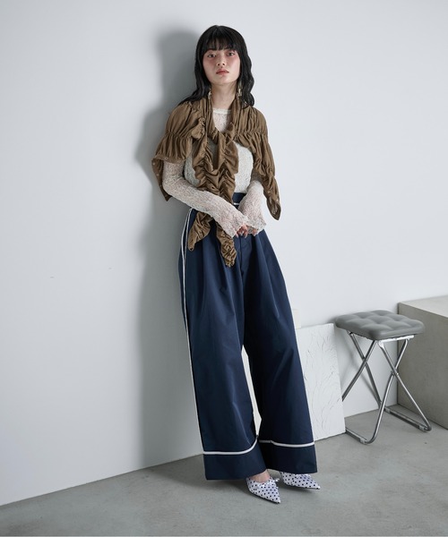 THE YOn（ザヨン）の「サイドラインロールアップタックパンツ（チノパンツ・レディース・ネイビー/ベージュ/ブラウン・S/M）」の13枚目の写真