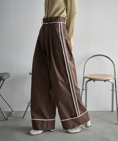 THE YOn（ザヨン）の「サイドラインロールアップタックパンツ（チノパンツ・レディース・ネイビー/ベージュ/ブラウン・S/M）」の18枚目の写真